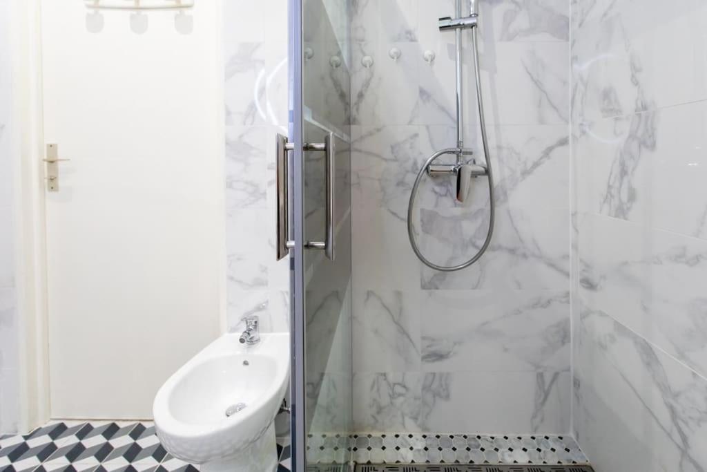 L28 Californie 1min Walk Sea 3bdr/ Ac & Balcony Apartment *
