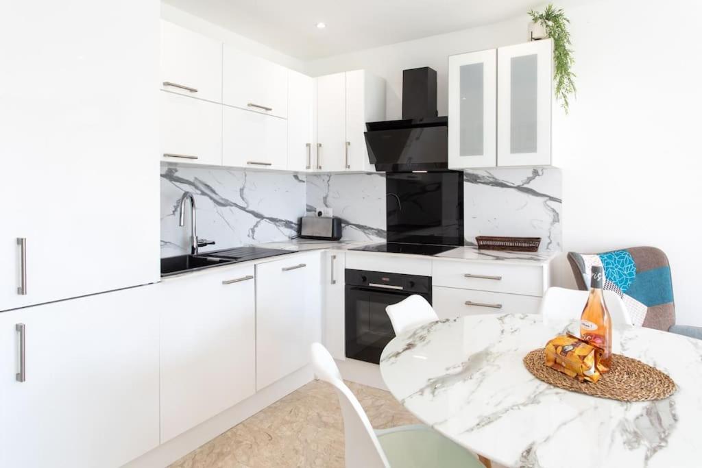 L28 Californie 1min Walk Sea 3bdr/ Ac & Balcony Nizza