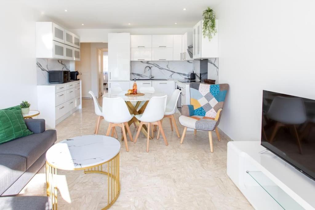 Apartment L28 Californie 1min Walk Sea 3bdr/ Ac & Balcony