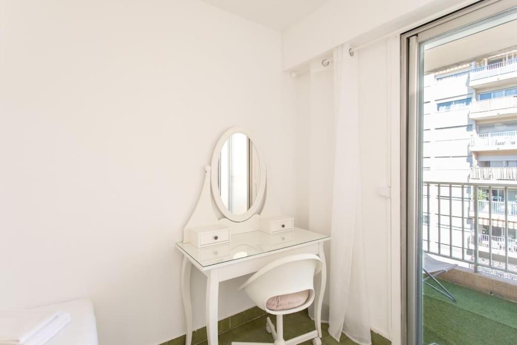 L28 Californie 1min Walk Sea 3bdr/ Ac & Balcony Apartment