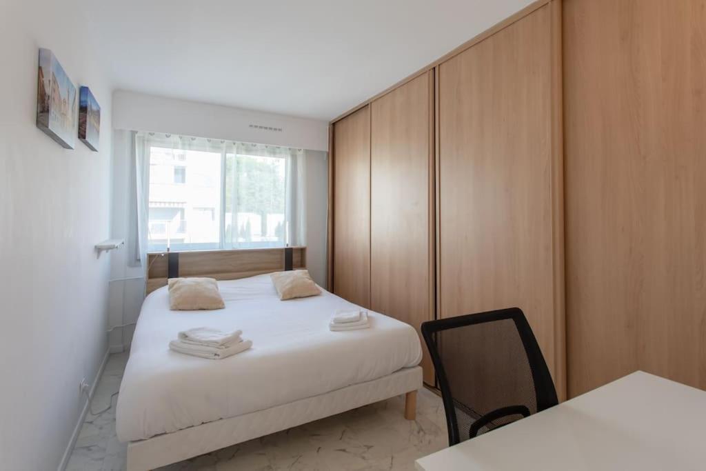 L28 Californie 1min Walk Sea 3bdr/ Ac & Balcony Apartment