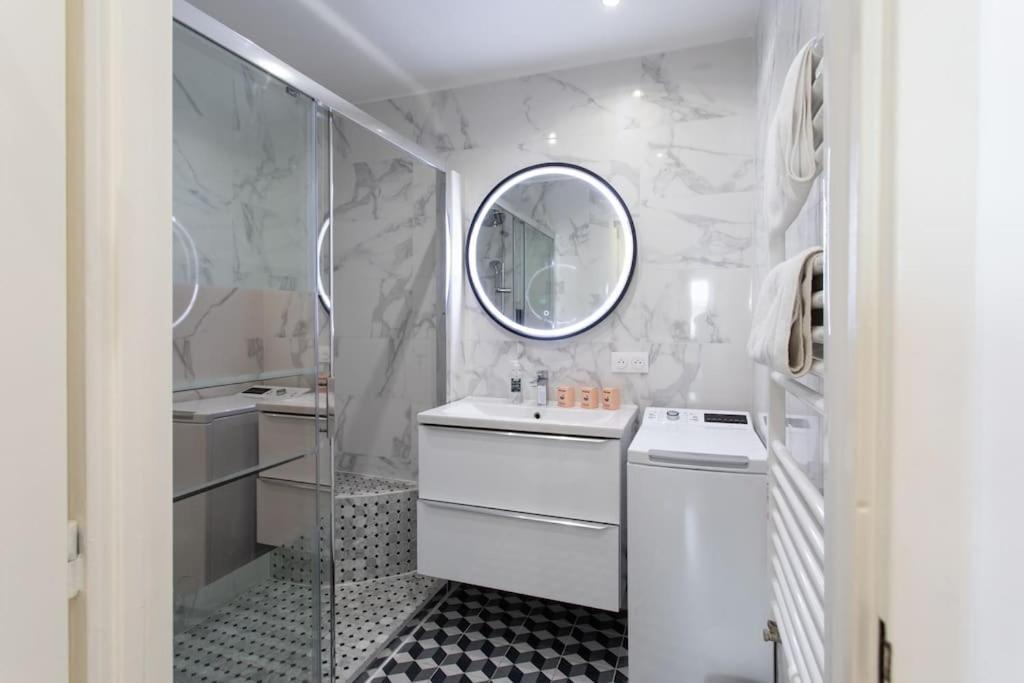 L28 Californie 1min Walk Sea 3bdr/ Ac & Balcony *