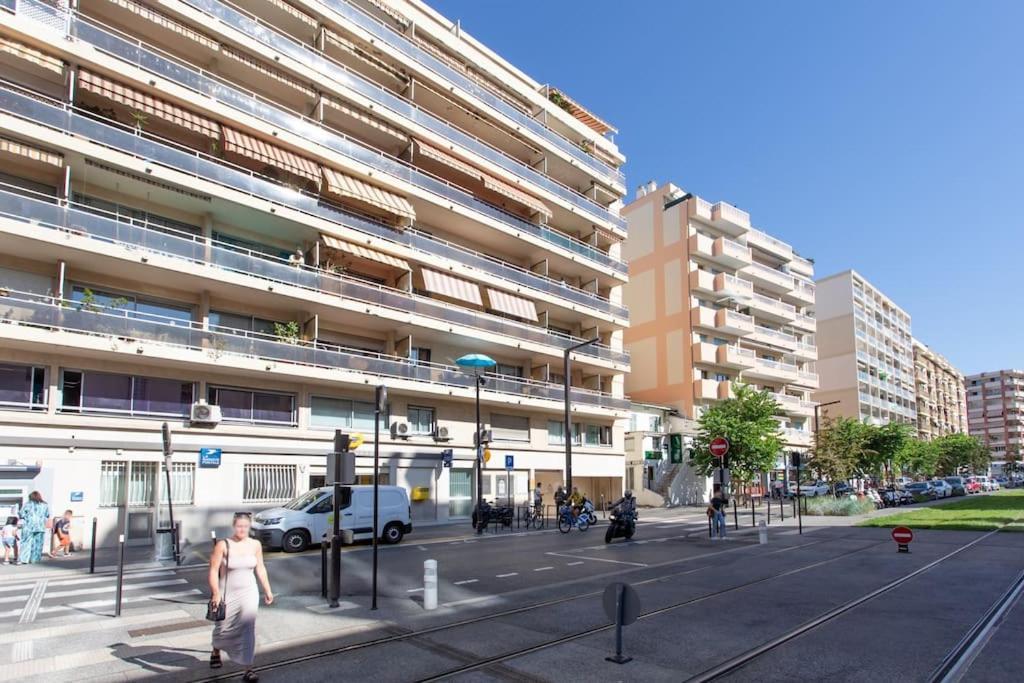 L28 Californie 1min Walk Sea 3bdr/ Ac & Balcony *